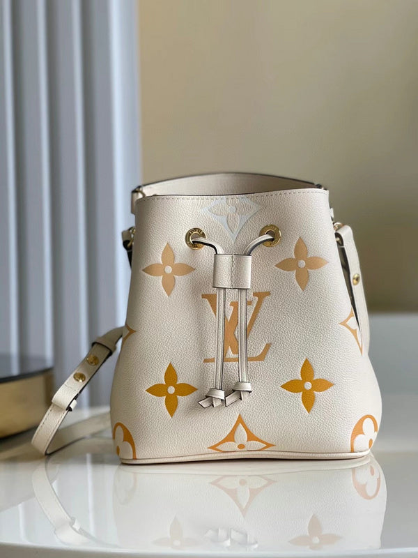 LOV2 Bags - Luxurious Bags  2525