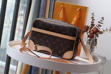 LOV2 Bags - Luxurious Bags  2667