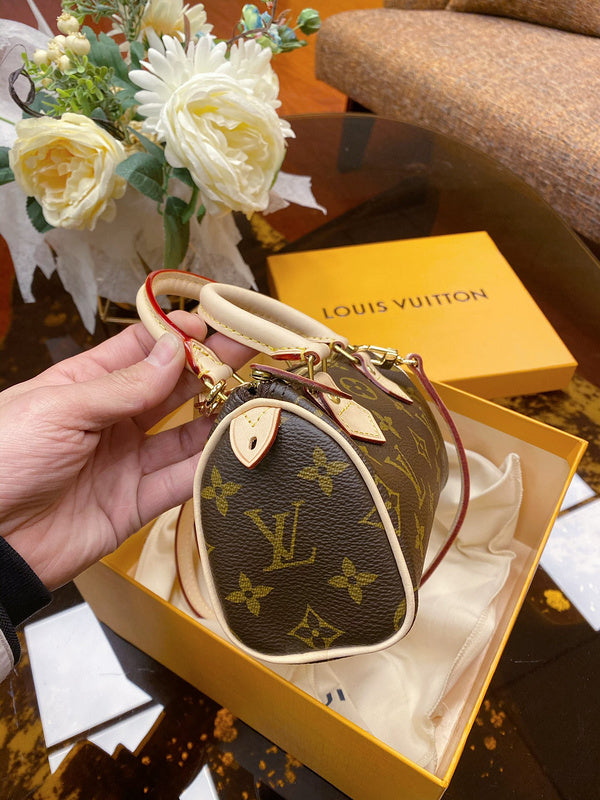 LOV2 Bags - Luxurious Bags  2658