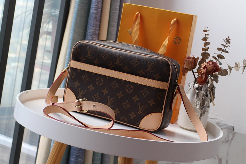 LOV2 Bags - Luxurious Bags  2667