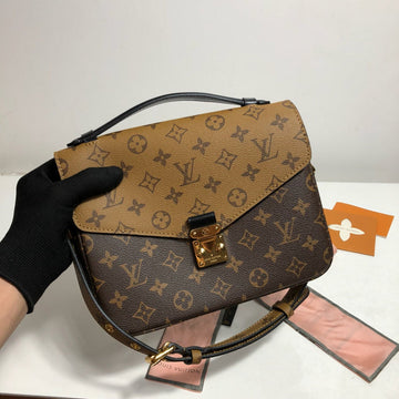 LOV2 Bags - Luxurious Bags  2637